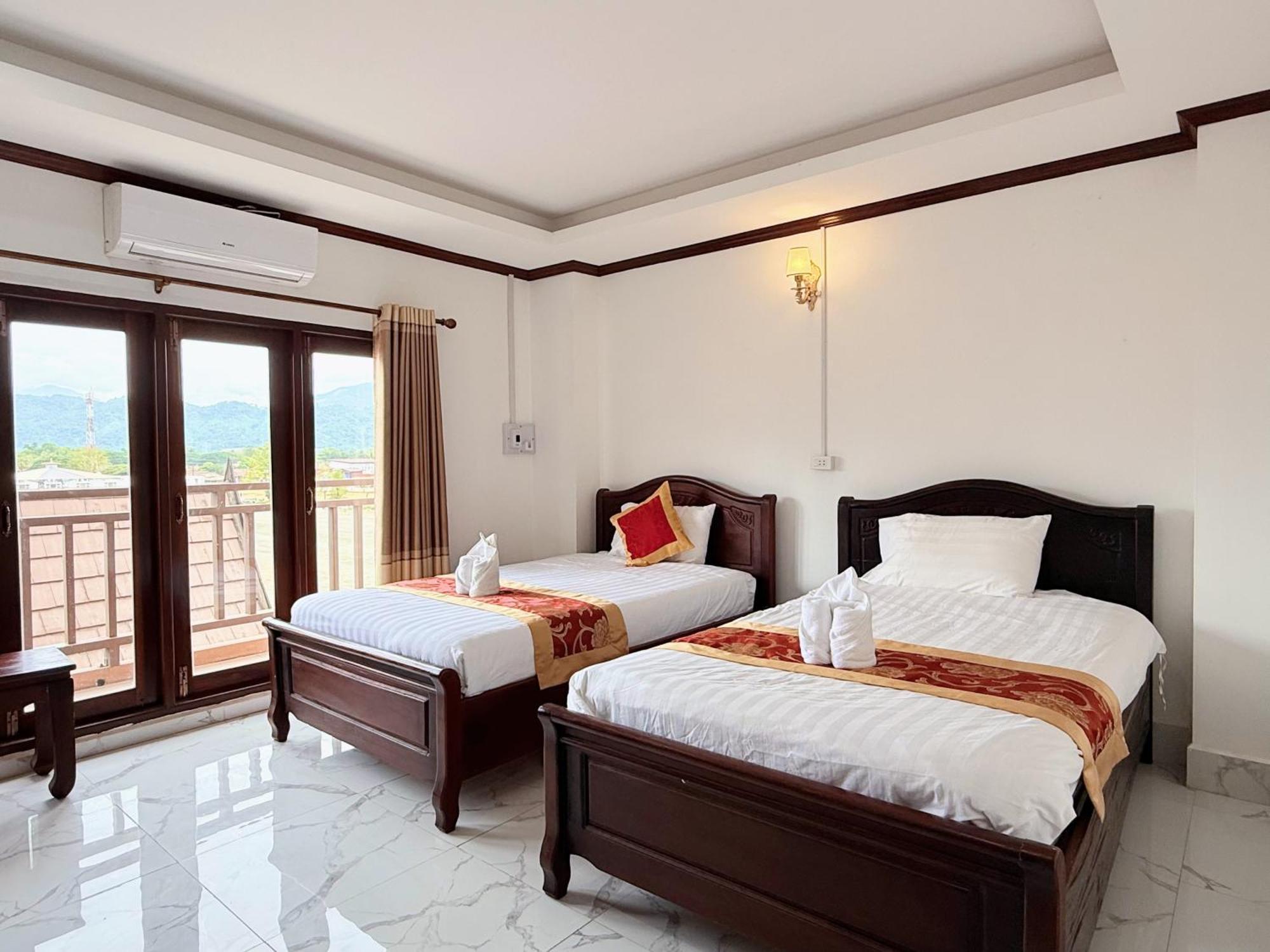 Vangvieng Sisavang Mountain View Hotel Vangviang Kültér fotó
