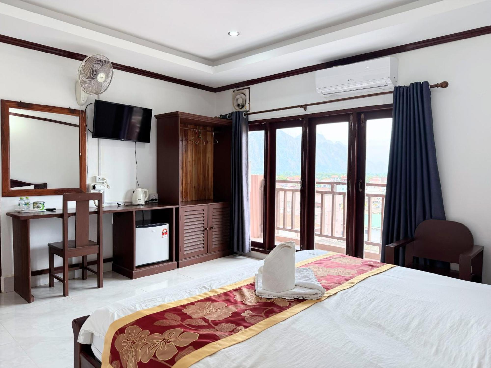 Vangvieng Sisavang Mountain View Hotel Vangviang Kültér fotó