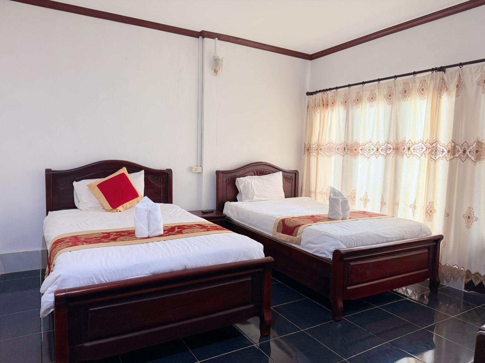 Vangvieng Sisavang Mountain View Hotel Vangviang Kültér fotó