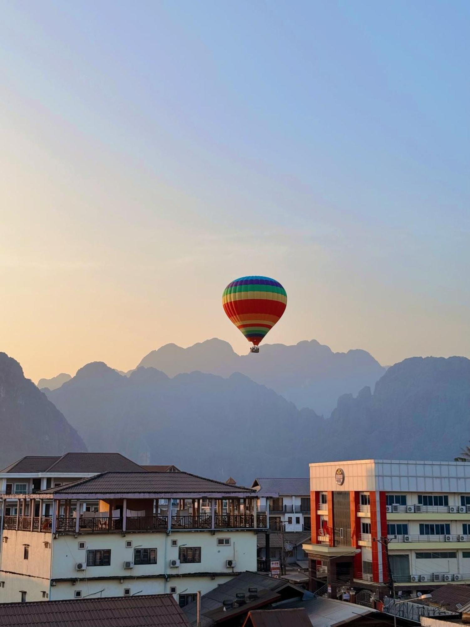 Vangvieng Sisavang Mountain View Hotel Vangviang Kültér fotó