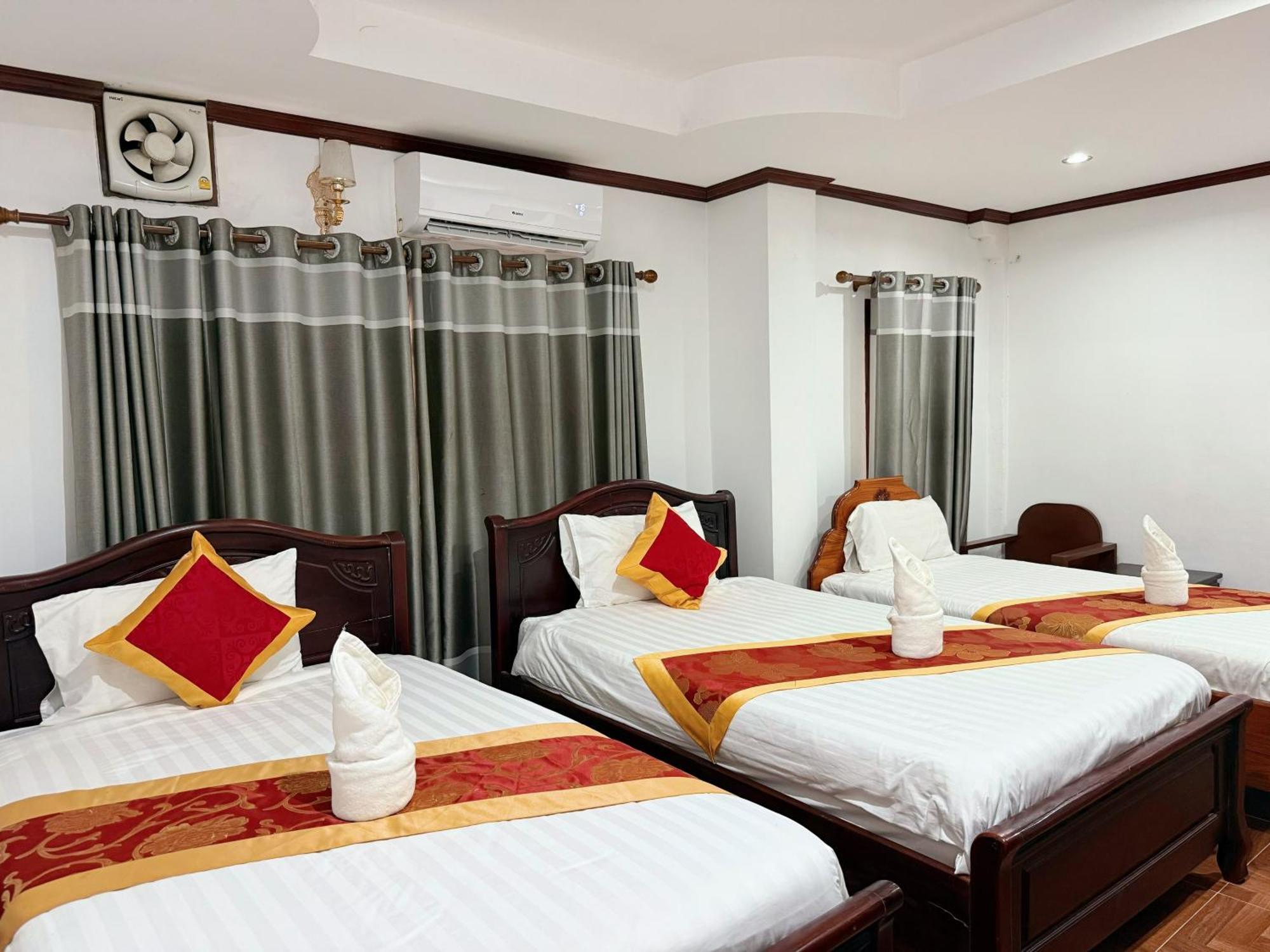 Vangvieng Sisavang Mountain View Hotel Vangviang Kültér fotó