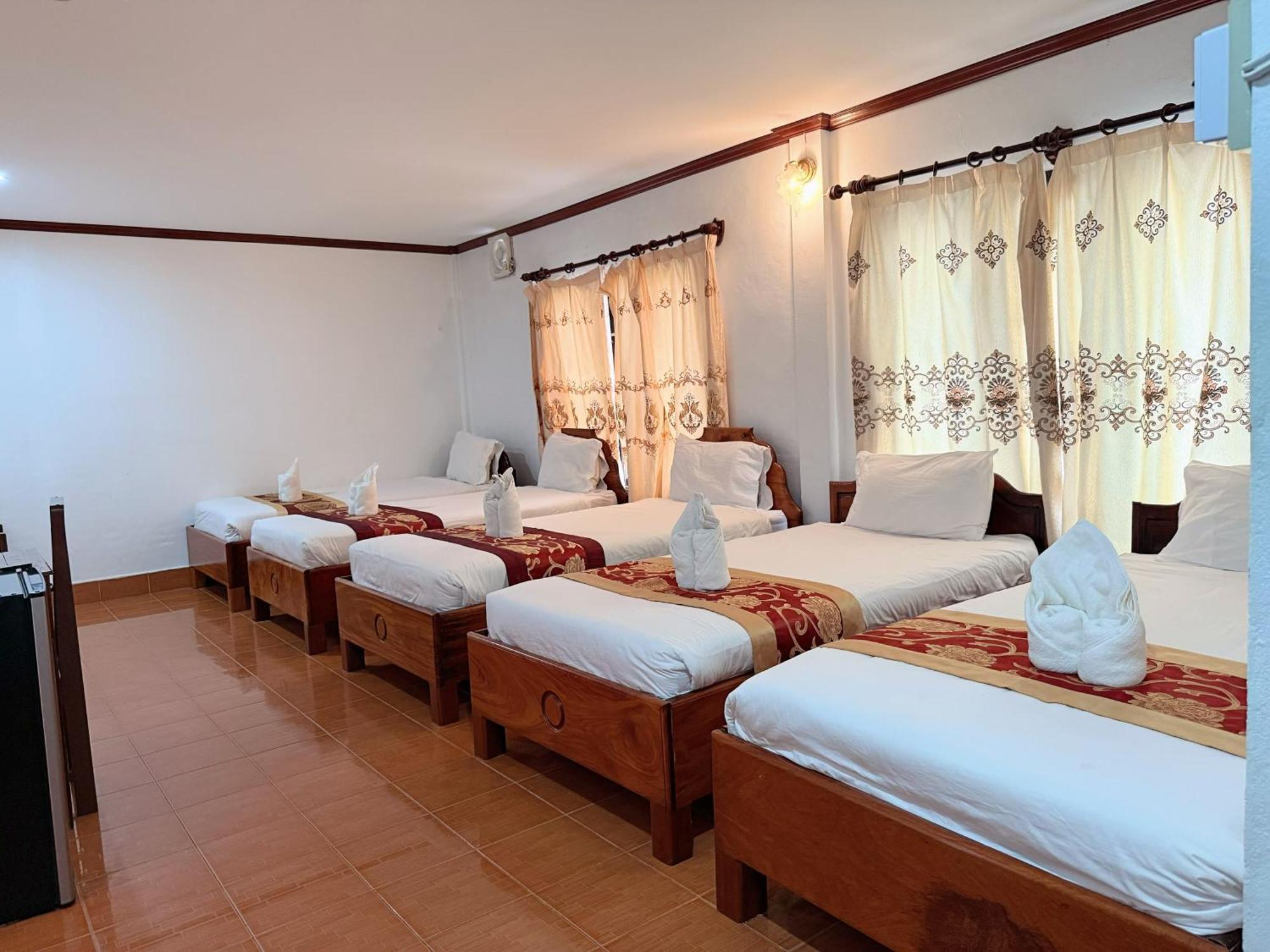 Vangvieng Sisavang Mountain View Hotel Vangviang Kültér fotó