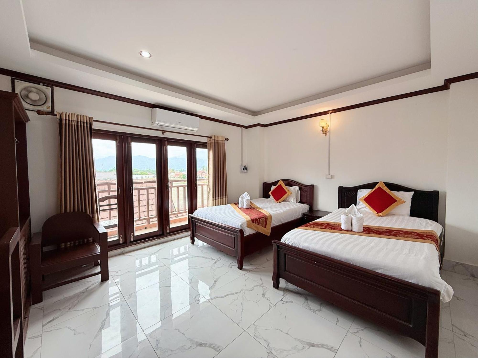 Vangvieng Sisavang Mountain View Hotel Vangviang Kültér fotó