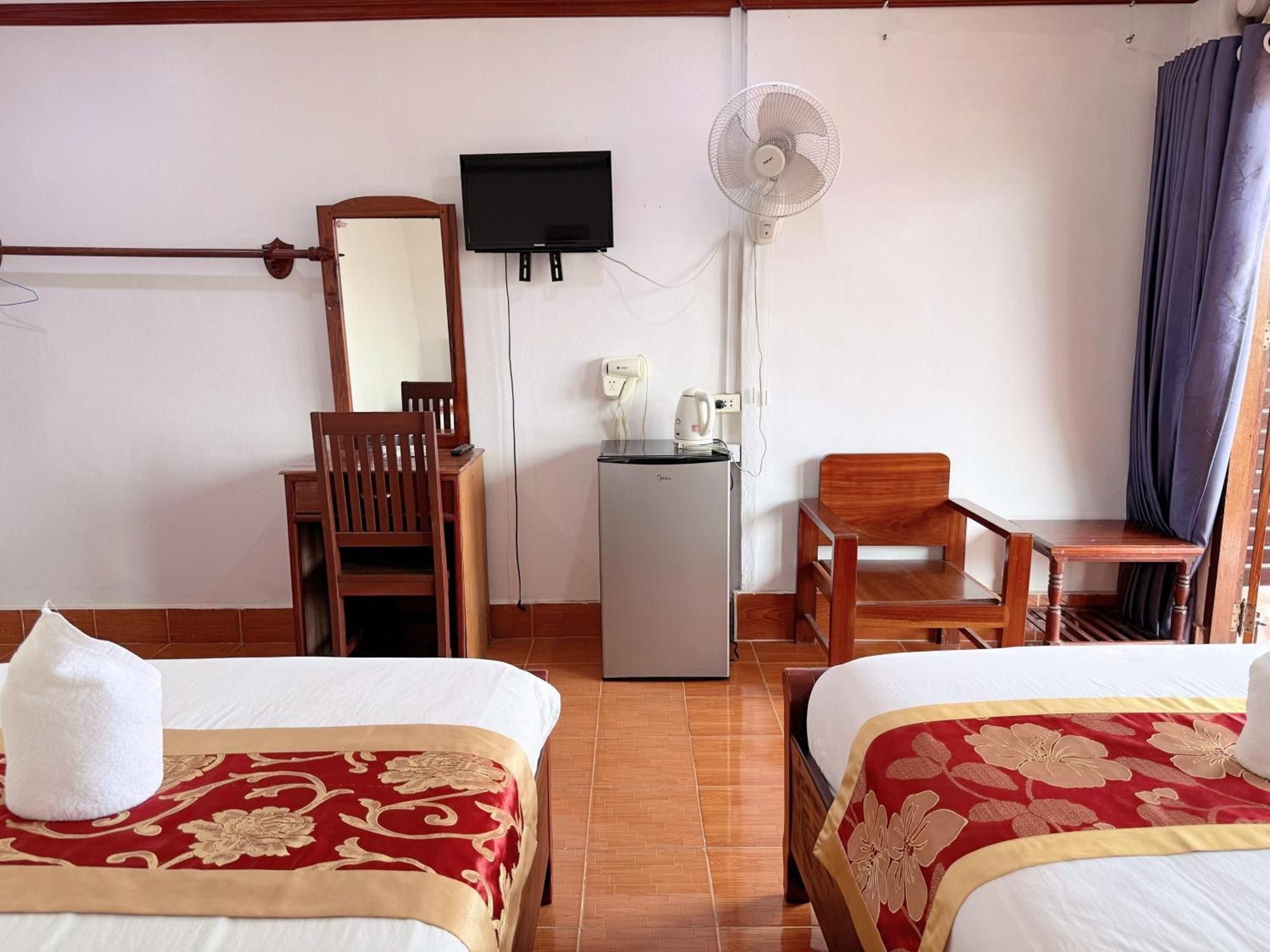 Vangvieng Sisavang Mountain View Hotel Vangviang Kültér fotó